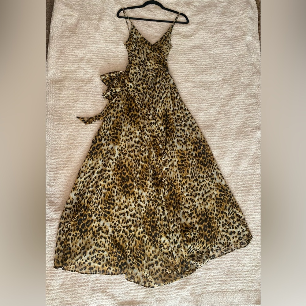 VINTAGE Reformation leopard print maxi dress in mint condition 🐆